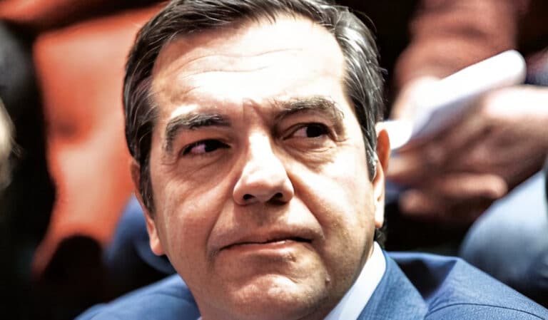 Ο Αλέξης Τσίπρας επιστρέφει για να ξανασώσει την Ελλάδα