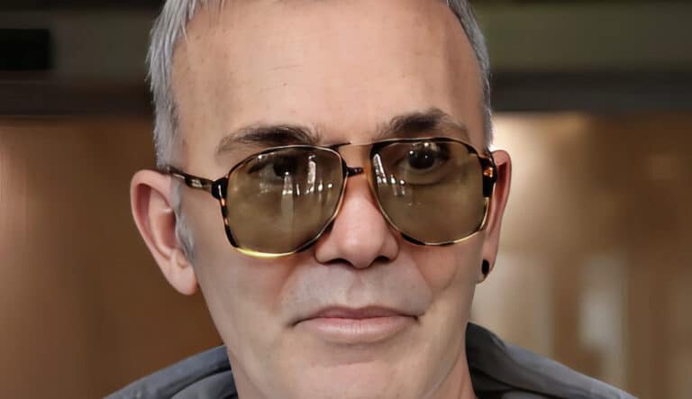 ΑΓΡΙΟ ΞΕΣΠΑΣΜΑ ΣΤΕΛΙΟΥ ΡΟΚΚΟΥ ΓΙΑ ΤΟΝ ΠΟΛΕΜΟ ΣΤΗ ΓΑΖΑ – ΕΙΠΕ ΛΟΓΙΑ ΚΑΙ «ΕΡΙΞΕ» ΤΟ ΙΝΤΕΡΝΕΤ