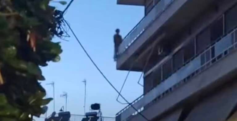 Σοκ στο Αγρίνιο: Νεκρή νεαρή μητέρα που έπεσε από μπαλκόνι πολυκατοικίας στον 4ο όροφο