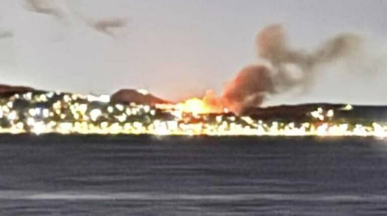 Φωτιά κοντά σε σπίτια στην Σαλαμίνα – Ήχησε το 112 για ετοιμότητα
