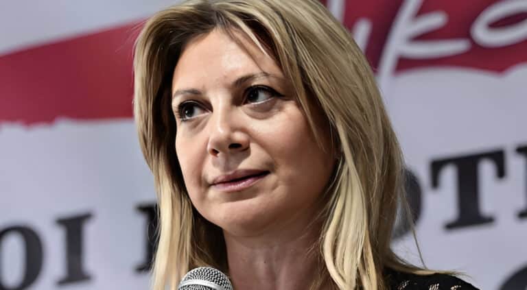 Άστραψε και βρόντηξε η Μαρία Καρυστιανού για το πόρισμα της Πυροσβεστικής για τα Τέμπη