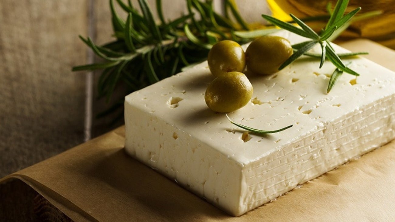 turi feta 1300x731 1