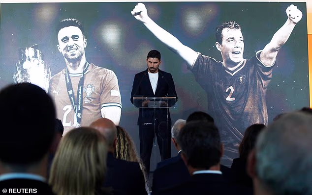 101778161 15087871 neves delivered a speech at the ceremony which jota s family als a 67 1757589735637