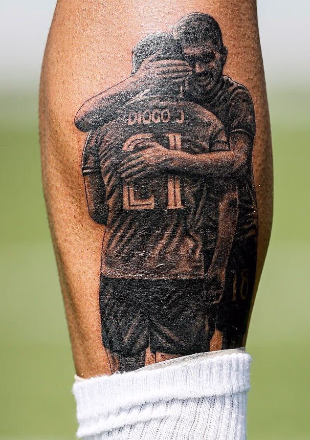 101778447 15087871 since jota s tragic death neves has unveiled a tattoo on his leg m 29 1757592527424