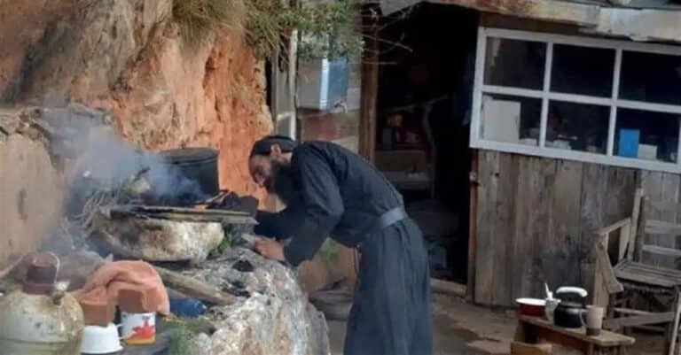 Παράδειγμα πώς οι βλαστήμιες και οι κατάρες πιάνουν. «Μην ακουμπήσει κάνεις το ψάρι αυτό»