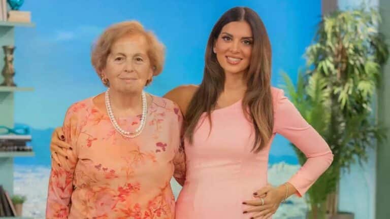 Σταματίνα Τσιμτσιλή: Μαζί με την μητέρα της στην πρεμιέρα του Happy Day – Οι σπάνιες φωτογραφίες τους