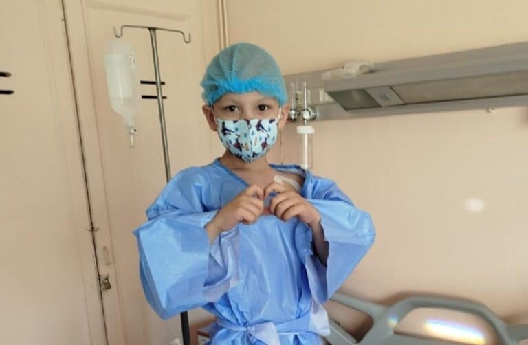 Συγκινεί η μάχη του 6χρονου Γιώργου με τον καρκίνο: «’Εχει υποβληθεί σε τρεις χειρουργικές επεμβάσεις»