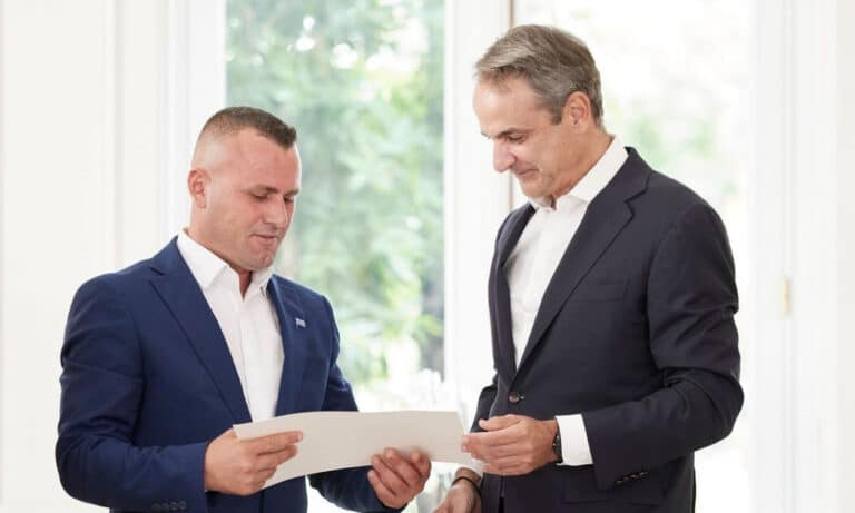 Πολιτογραφήθηκε Έλληνας ο Γκόγκα Λεντιάν που είχε πέσει στον Άραχθο για να σώσει τα δύο άτυχα παιδιά