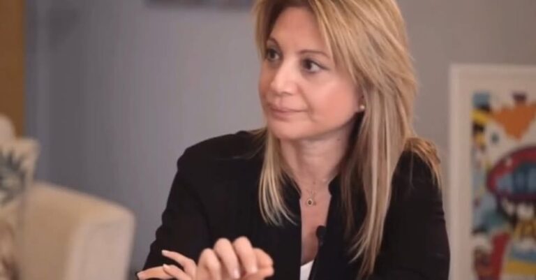 Παρέμβαση κόλαφος από την Μαρία Καρυστιανού:  «Η κυβέρνηση της ΝΔ προσπαθεί να περάσει νομοσχέδιο, όπου ο κατηγορούμενος δεν θα έχει δικαίωμα πρόσβασης στην ποινική δικογραφία που τον αφορά»