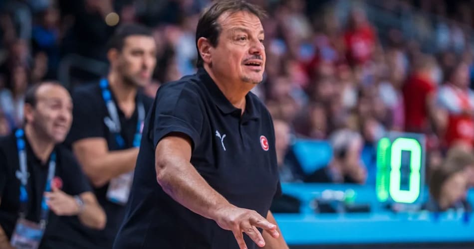 95bce07f ergin ataman guides turkiye vs greece eurobasket semfiinals fiba