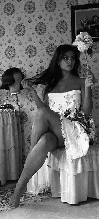 claudia cardinale what happens if you seem to fit two style v0 7t6ily3qfvib1