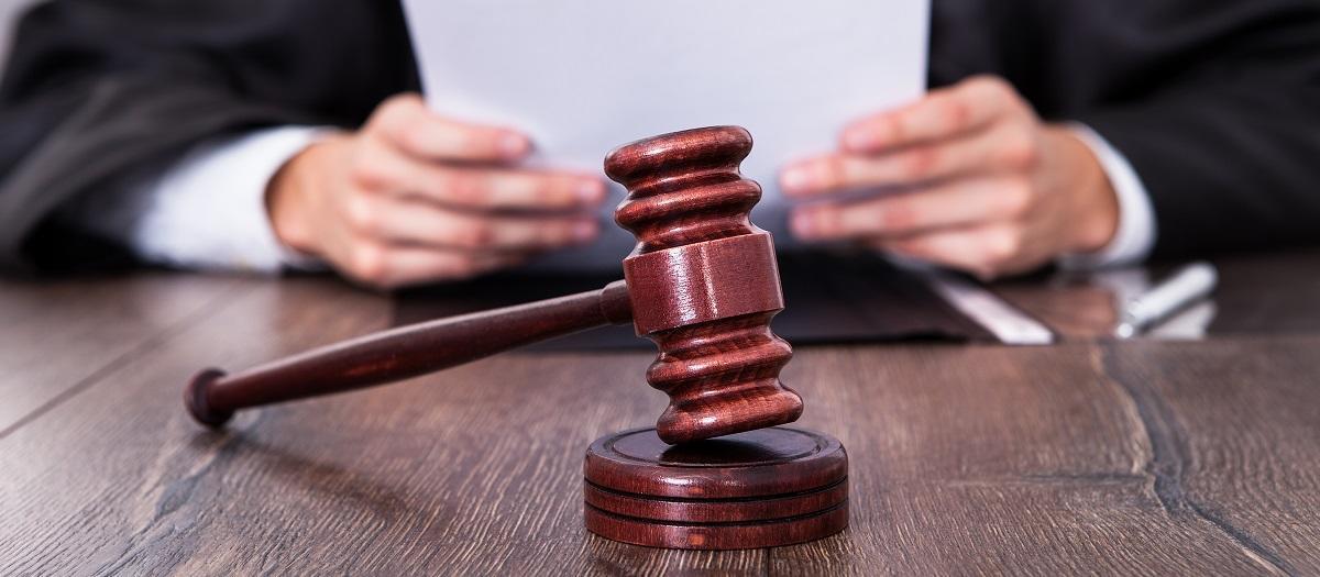 gavel judge 1