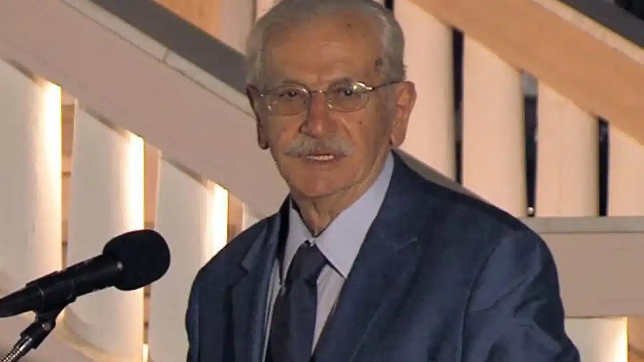 papadakis 740x420 1.jpg