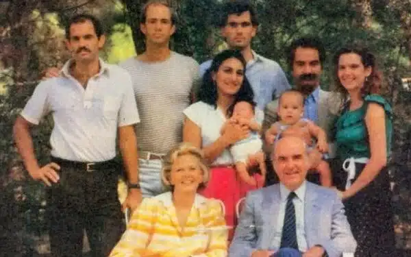 papandreou3 1.jpg