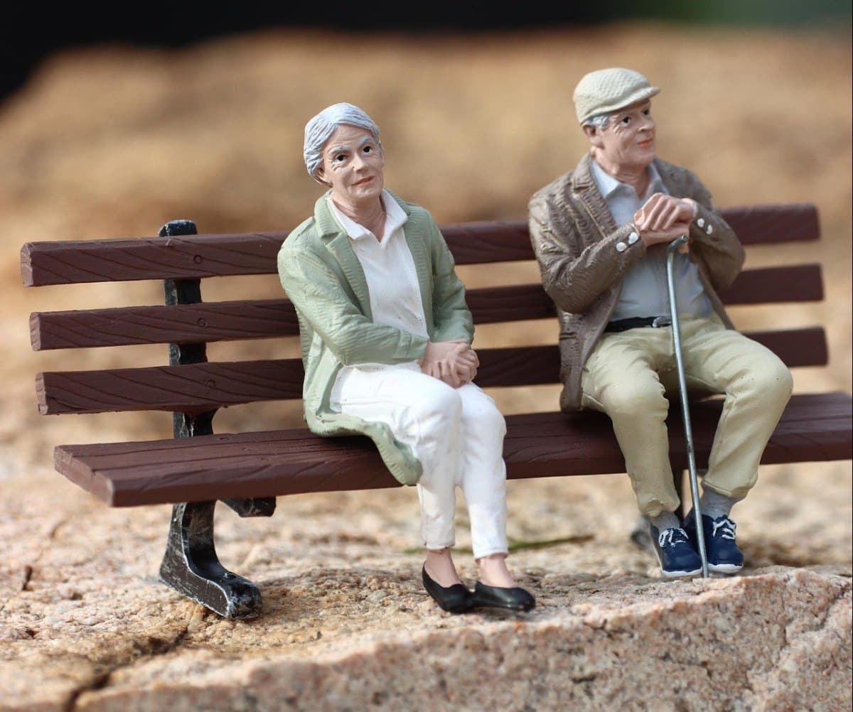 pensioners 7744362 1920 e1758279940113 1200x1002 1
