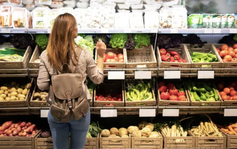 Σε ποια ελληνικά τρόφιμα βρέθηκαν τα περισσότερα φυτοφάρμακα – Τι αποκάλυψε νέος έλεγχος του ΥΠΑΑΤ