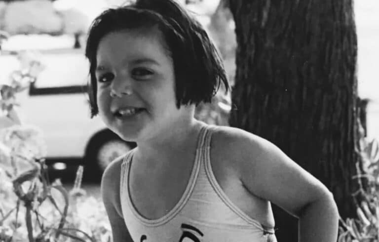 Πασίγνωστη Ελληνίδα μικρή, μελαχρινή– Σήμερα είναι μια από τις πιο εντυπωσιακές και επιτυχημένες γυναίκες στην Ελλάδα