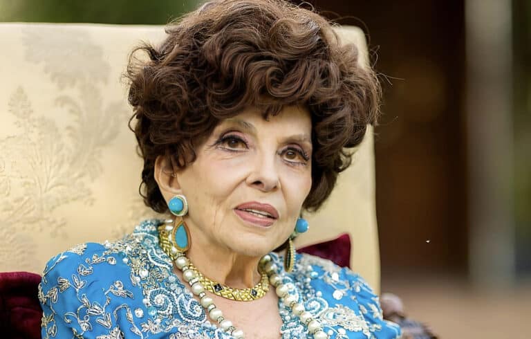 Κάποτε ήταν σταρ του ιταλικού κινηματογράφου, αλλά τώρα έχει μετατραπεί σε μια καμπουριασμένη γριά.