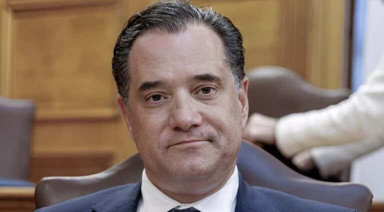 Άδωνις Γεωργιάδης για τους υγειονομικούς: «Αχαΐρευτοι»