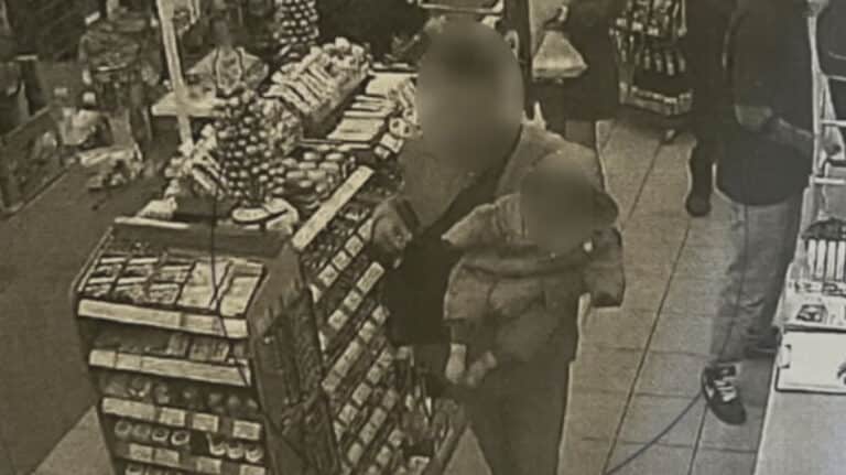 Συνελήφθη ο 17χρονος που άρπαξε το μωρό από τον Πειραιά – Είναι ο ίδιος που είχε πάρει μωρό από σούπερ μάρκετ στην Ομόνοια – Ο λόγος που το έκανε