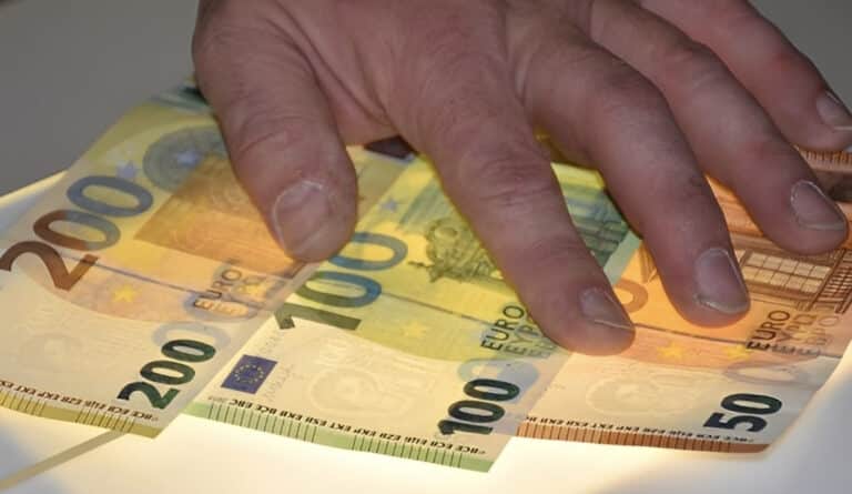 Αλλάζουν τα χαρτονομίσματα του εupώ – Πώς θα είναι τα νέα