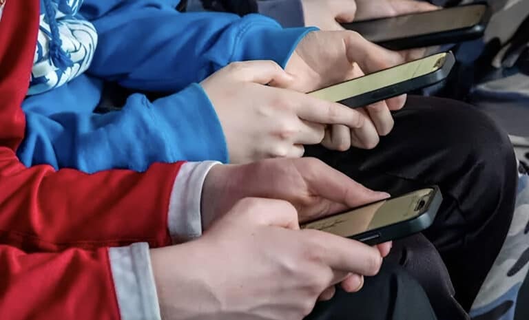 Ζωή χωρίς TikTok και Instagram – Η Αυστραλία απαγορεύει τα κοινωνικά δίκτυα για ανήλικους κάτω των 16