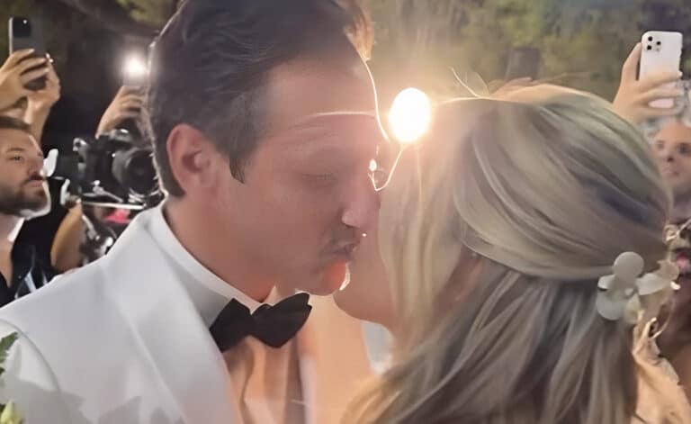 Παντρεύτηκαν o Πάνος Καλίδης και η Λεάννα Μάρκογλου – To εντυπωσιακό νυφικό