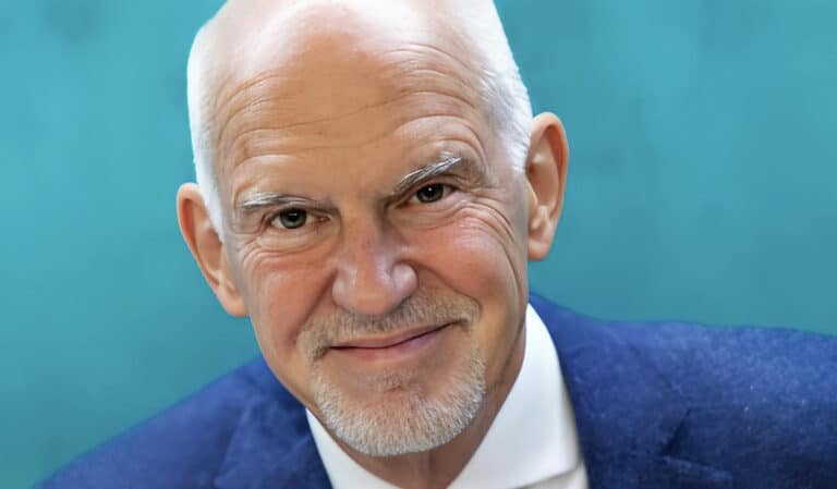 Επιστέφει ο  Γιώργος Παπανδρέου στην πολιτική – Φήμες τον θέλουν μαζί με τον Αλέξη Τσίπρα