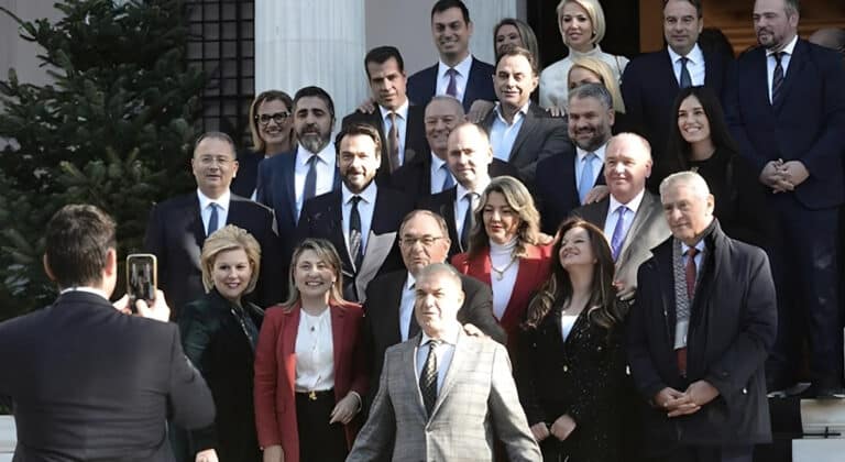 50 βουλευτές της ΝΔ τον θέλουν: Αυτός είναι ο αντικαταστάτης του Μητσοτάκη και νέος Αρχηγός της Νέας Δημοκρατίας