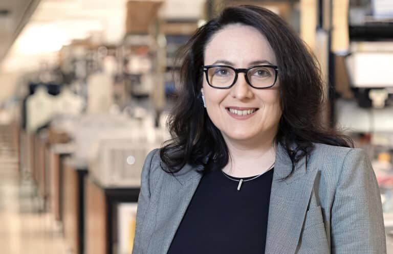 Διεθνής διάκριση για Ελληνίδα νευροεπιστήμονα: Άνοιξε νέους δρόμους στη θεραπεία της Σκλήρυνσης κατά Πλάκας