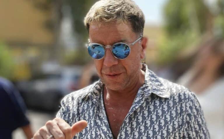 Γιώργος Μαζωνάκης: Κατηγορεί την οικογένειά του για εμπλοκή σε κύκλωμα ναρκωτικών και εκδιδόμενων γυναικών