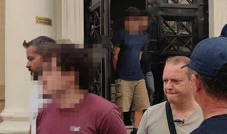 Ελεύθεροι ο 25χρονος και ο 21χρονος που είχαν προφυλακιστεί για τη φωτιά στο Γηροκομειό! «Είμαστε εθελοντές», φώναζαν από την πρώτη στιγμή της σύλληψης