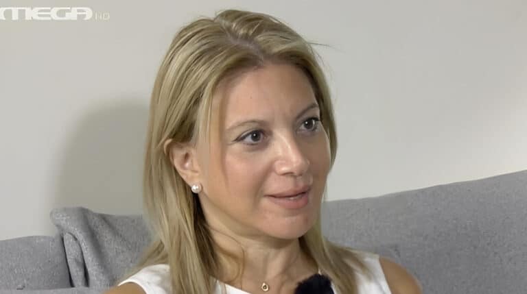 Μαρία Καρυστιανού: «Βρώμικοι και απάνθρωποι Μητσοτάκης, Καραμανλής, Τριαντόπουλος – Δεν θα ήθελα να τους συναντήσω»