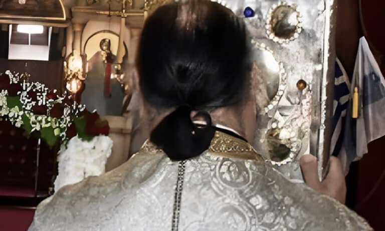 Απίστευτο: Μεθυσμένος ιερέας παραλίγο να πέσει στον τάφο σε κηδεία στην Αθήνα