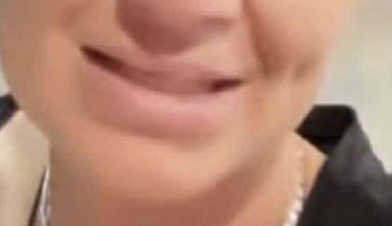 Σάλος με το σχόλιο: «Ο Χριστός και η μάνα του – Η Σκορδά χωρίς φίλτρα στο πλατό…είναι ίδια ο Χαραλαμπόπουλος σε ξανθό»