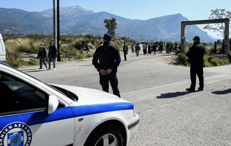 Καταιγίδα αντιδράσεων για το σενάριο πρόσληψης Ρομά στην ΕΛ.ΑΣ.: «Επόμενο βήμα να προσλάβουν πυρομανείς για εποχικούς πυροσβέστες»