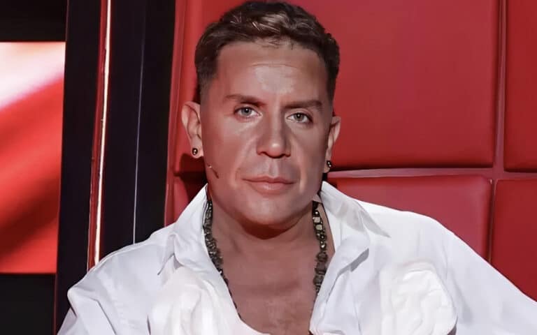 Μαζωνάκης – The Voice: Η σφιχτή αγκαλιά με τον Καπουτζίδη στην έναρξη και το «γαλλικό»