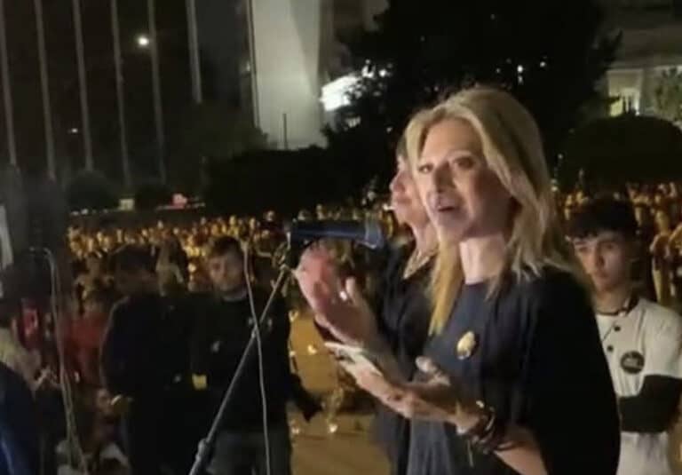 Η ομιλία της Μαρίας Καρυστιανού στη συγκέντρωση αλληλεγγύης στον απεργό πείνας Πάνο Ρούτσι στο Σύνταγμα