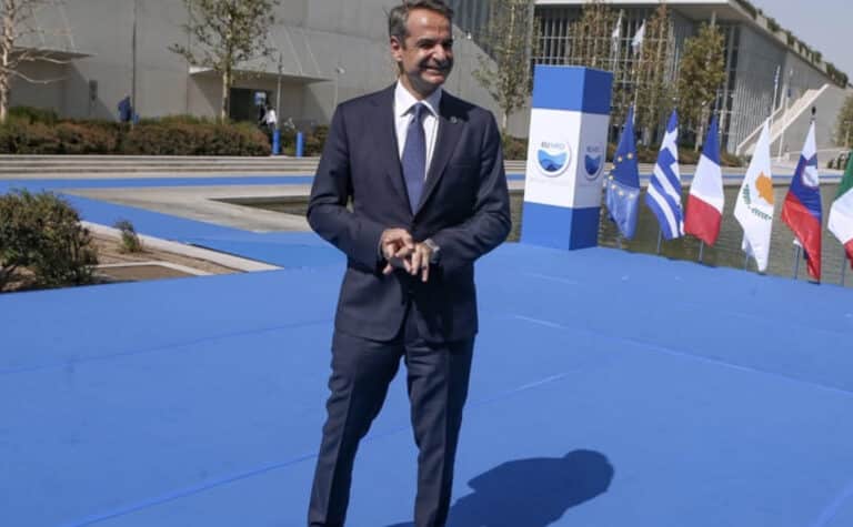 Προσλαμβάνονται 100 Ρομά ειδικοί φρουροί: Προϋποθέσεις για να προσληφθούν στην Αστυνομία να έχουν τελειώσει το Λύκειο και να ομιλούν Ρομανί