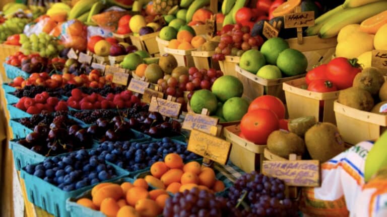 Οι γυναίκες μετά τα 50 πρέπει να τρώνε αυτά τα 2 φρούτα κάθε μέρα για να χάσουν βάρος, σύμφωνα με διατροφολόγο