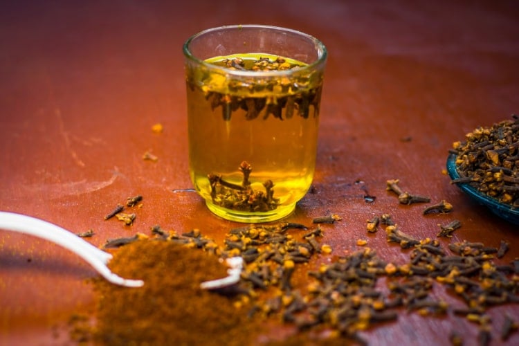 what is clove water