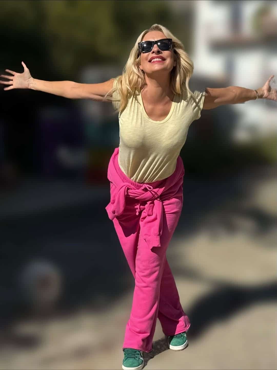 Ποιος Μπισμπίκης, ποια Βανδή; Αυτό είναι το πιο ερωτευμένο ζευγάρι στην Ελλάδα - Πήγαν στην πιο μαγική ελληνική τοποθεσία και έλιωσαν όλα γύρω τους 2 1 54