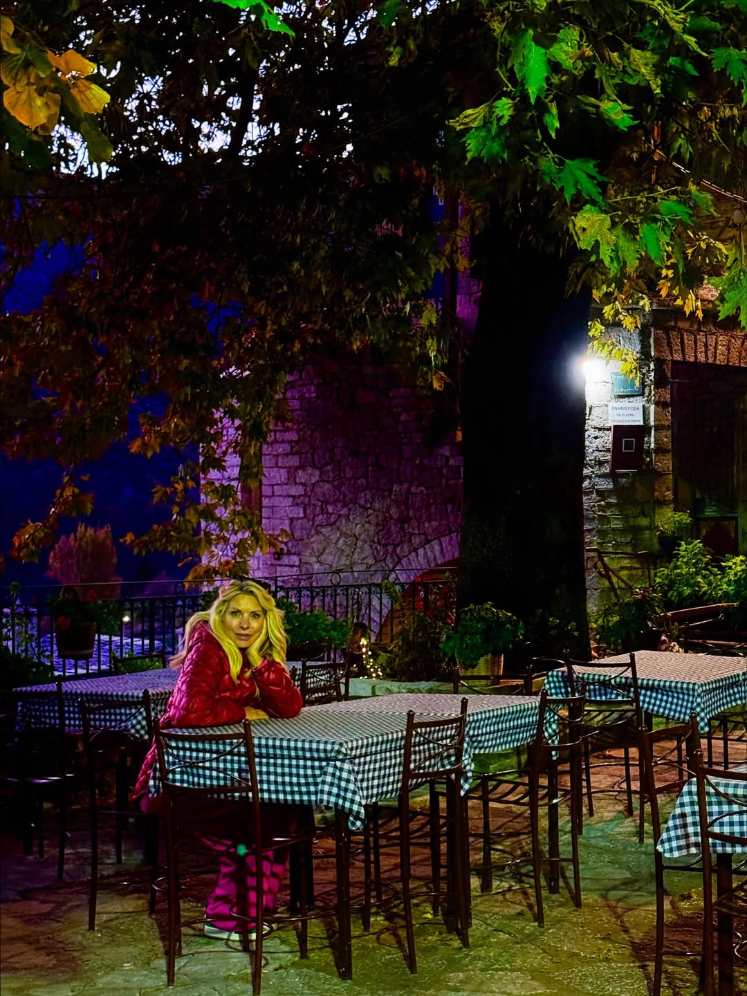 Ποιος Μπισμπίκης, ποια Βανδή; Αυτό είναι το πιο ερωτευμένο ζευγάρι στην Ελλάδα - Πήγαν στην πιο μαγική ελληνική τοποθεσία και έλιωσαν όλα γύρω τους 10 10 1