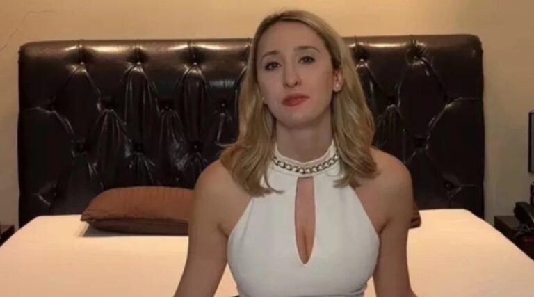 «Αηδιάζω όταν το κάνουν αυτό οι άντρες…»:  Η εξομολόγηση διευθύντριας ενός  νόμιμου οiκου ανοχńς