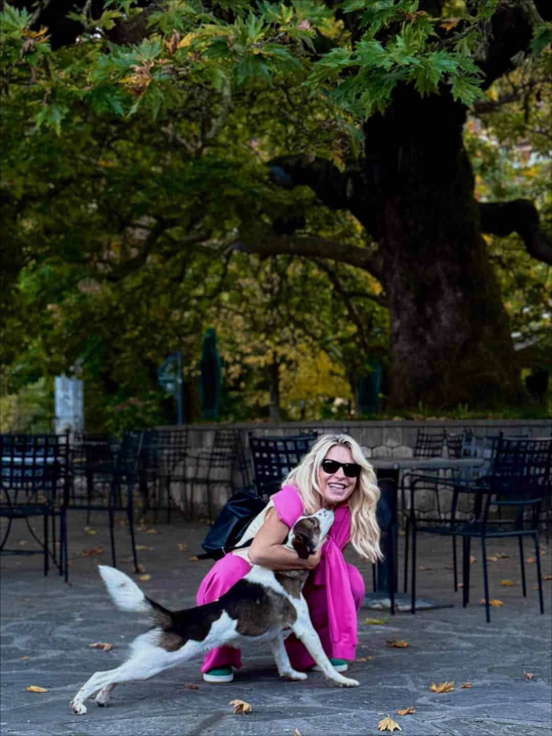 Ποιος Μπισμπίκης, ποια Βανδή; Αυτό είναι το πιο ερωτευμένο ζευγάρι στην Ελλάδα - Πήγαν στην πιο μαγική ελληνική τοποθεσία και έλιωσαν όλα γύρω τους 7 2 23