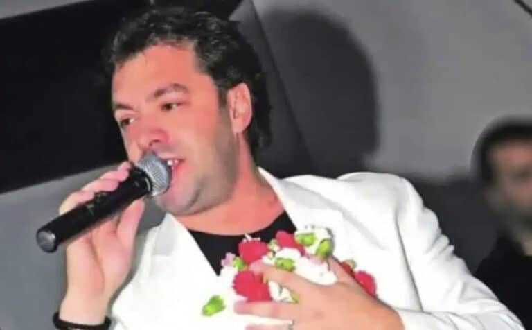 Πέθανε ο γνωστός τραγουδιστής Γιάννης Πανίτσας σε ηλικία 55 ετών