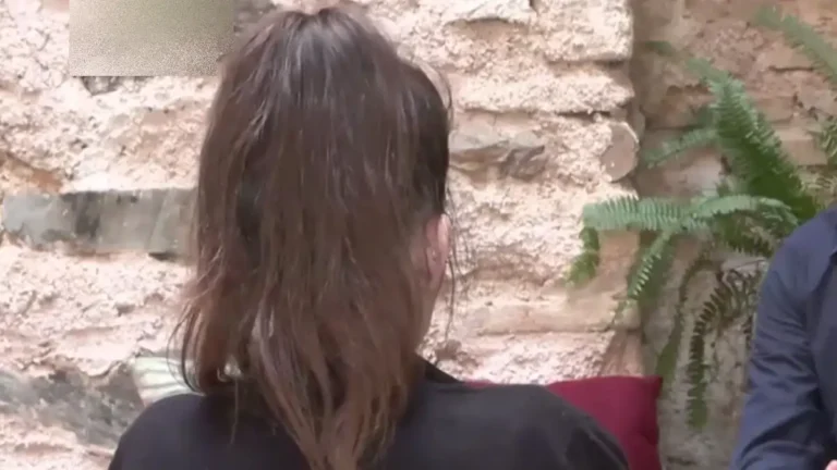 Εξάρχεια: 36χρονη έπεσε θύμα σeξουαλικής παρενόχλησης από επιδειξία – «Έχουμε εκατοντάδες αστυνομικούς να φυλάνε λαμαρίνες»