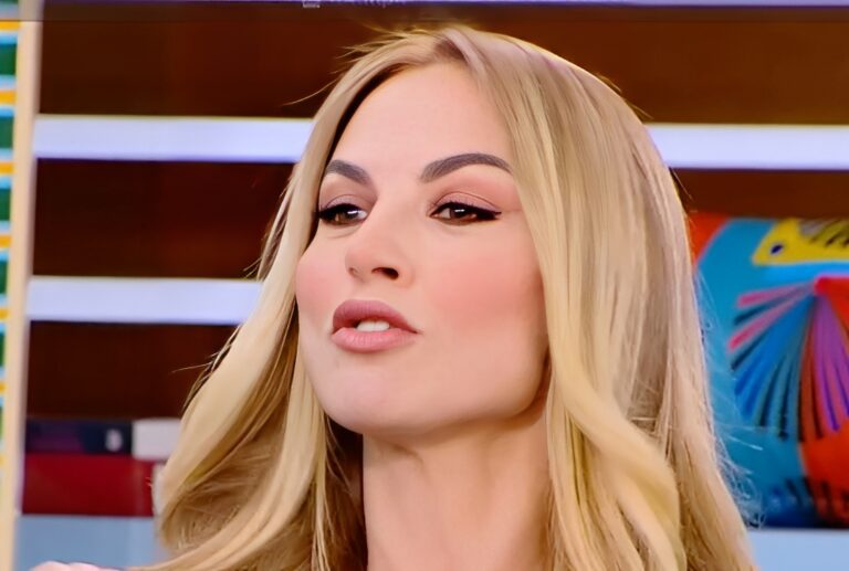 Γιατί βρέ Ντορέττα – Γιατί τόσο υαλουρονικό στη «μούρη»