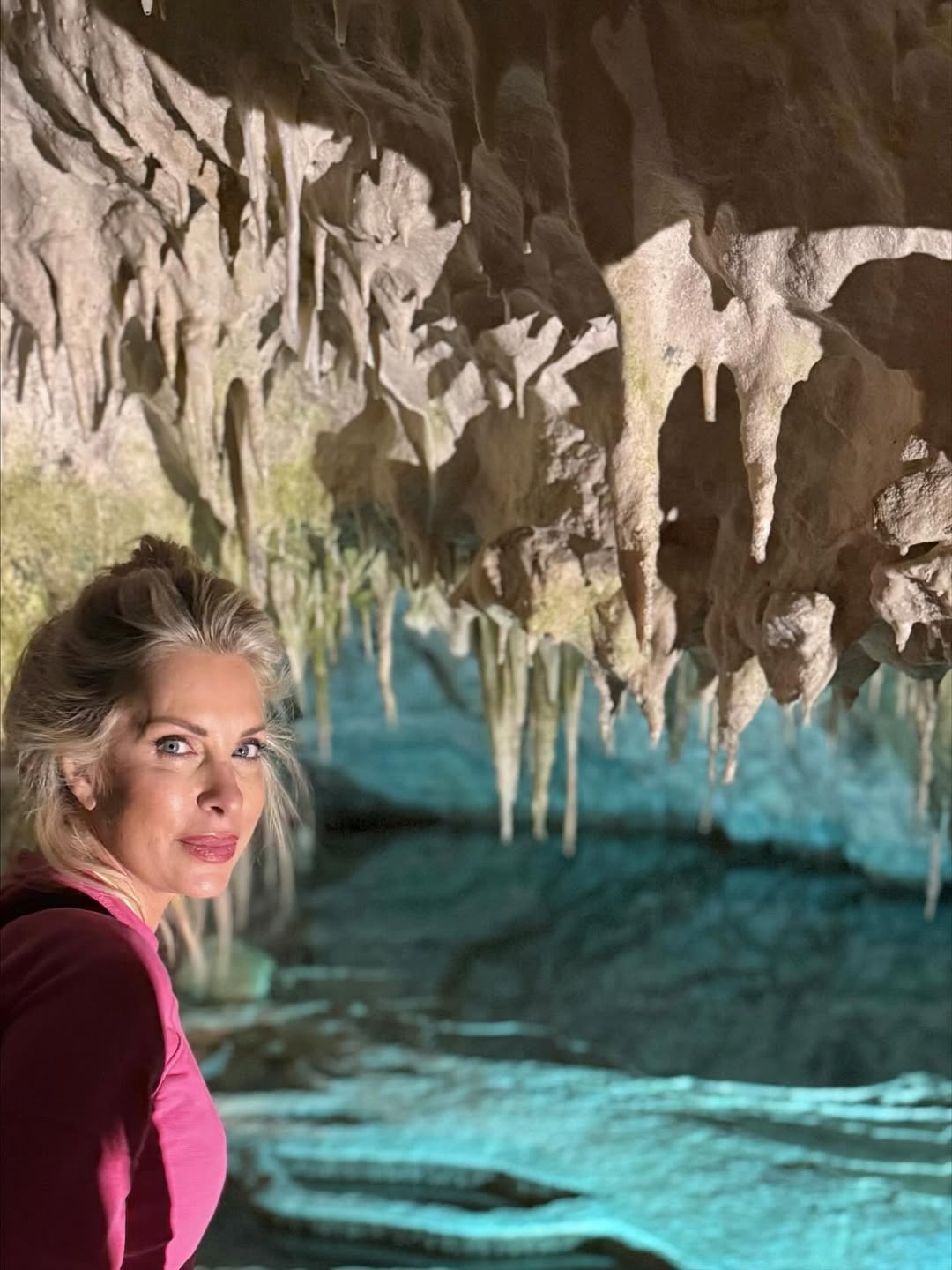 Ποιος Μπισμπίκης, ποια Βανδή; Αυτό είναι το πιο ερωτευμένο ζευγάρι στην Ελλάδα - Πήγαν στην πιο μαγική ελληνική τοποθεσία και έλιωσαν όλα γύρω τους 11 5 5