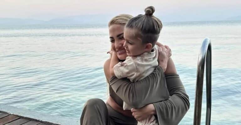 Ιωάννα Τούνη: Στην στρατιωτική παρέλαση της Θεσσαλονίκης με τον γιο της, Πάρη